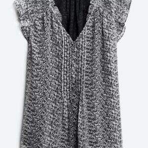 DANIEL RAINN Liona Flutter Detail Blouse